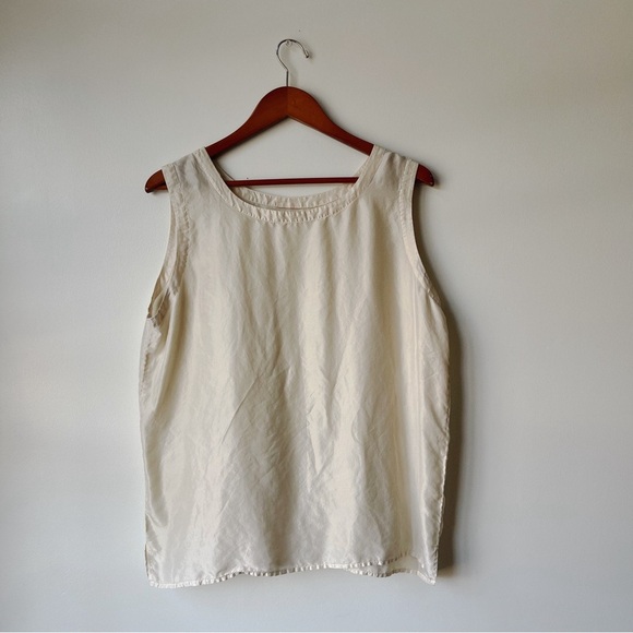 Vintage 90's Fiji Sport 100% Silk Beige Sleeveless Blouse Women's Size M - Picture 2 of 5